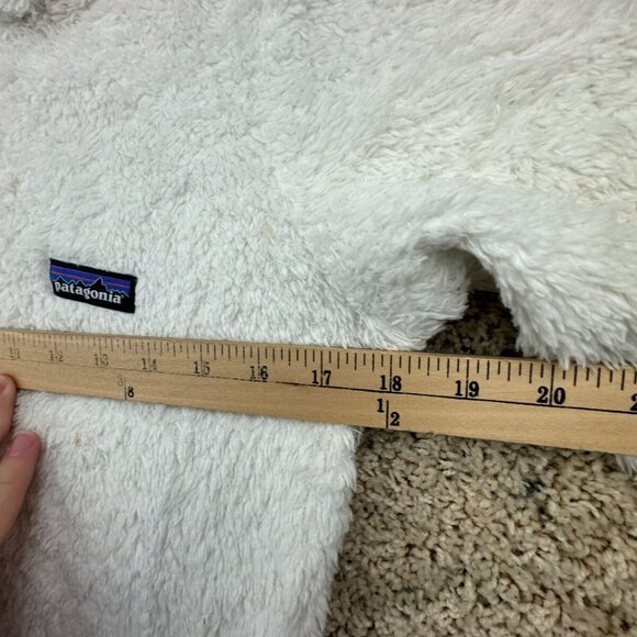 Patagonia Women’s White Small Fuzzy Super Soft 1/4 Zip Pullover W Logo Outdoors - Picture 5 of 11